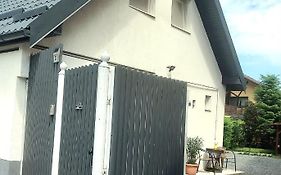 Happy Guests Residence